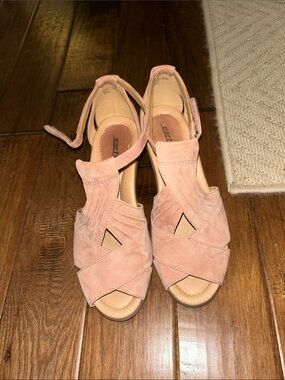 Blush Pink Suede Open-Toe Sandals - Brand: Not Visible